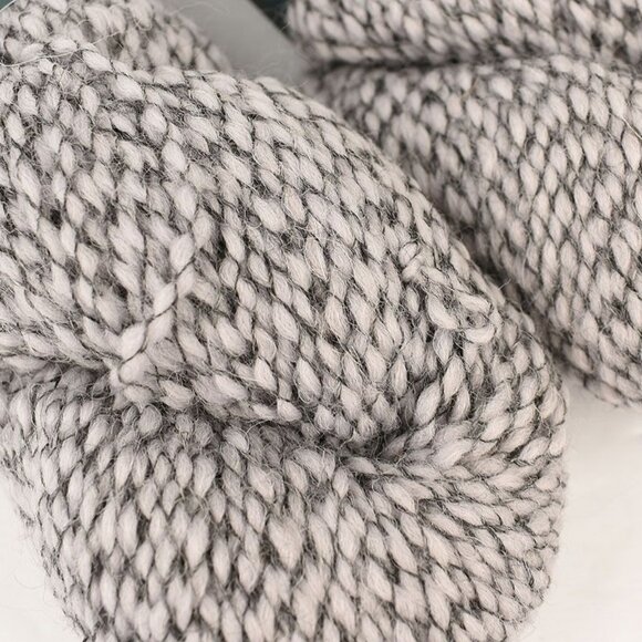 Shibui Knits Nest Yarn DK Weight 2 Skeins Fine Highland Wool Alpaca Ash Color - Picture 2 of 3